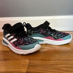Size 9 Adidas sneakers